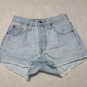 Levi's Kids Light Denim Shorts
Size 23